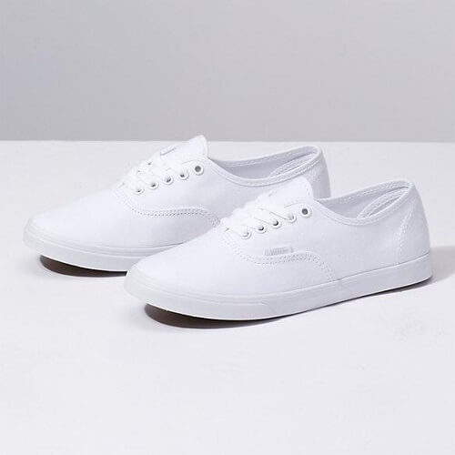 Các dòng giày trắng của Vans – Authentics