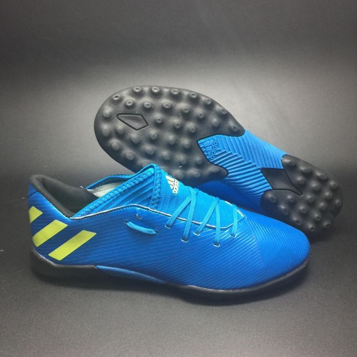 Giày bóng đá Adidas Nemeziz0